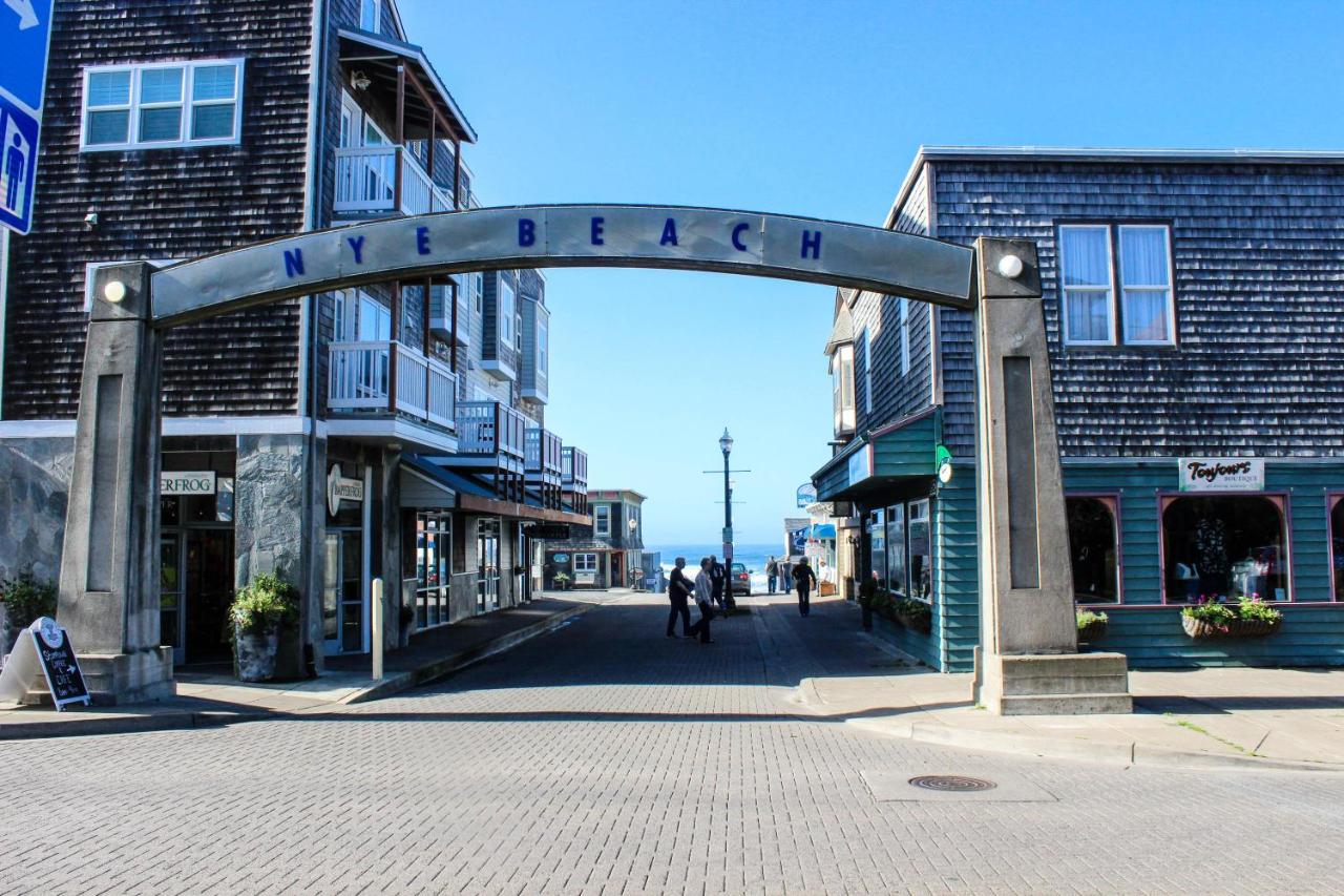 Beach Retreat -- Lower Retreat - B&B Newport