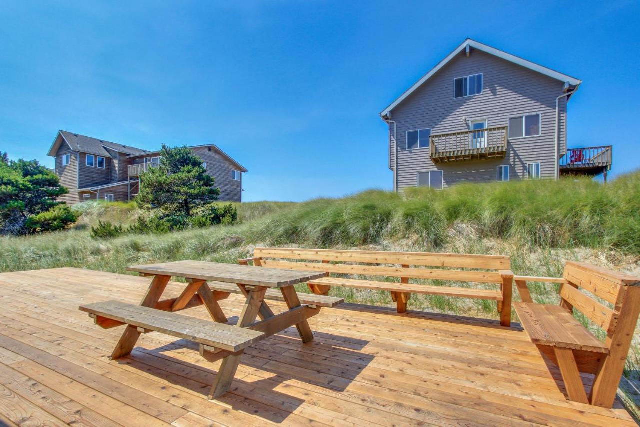 Sittin' By The Sea - B&B