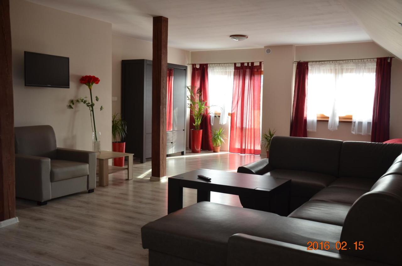 Ceglany Dworek - B&B Chojnów