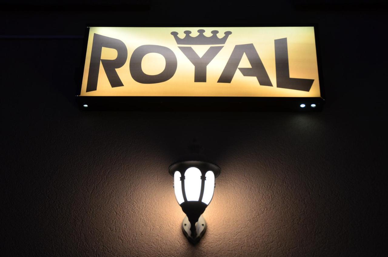 Royal Apartments Hotel Kecskemét - B&B