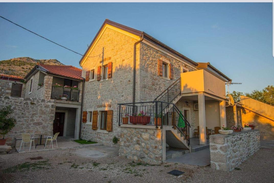 Apartments Punta - Chambres d’hôtes Starigrad