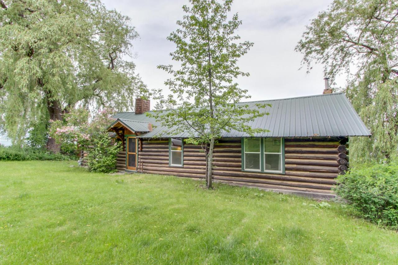 Mackinaw Getaway - B&B