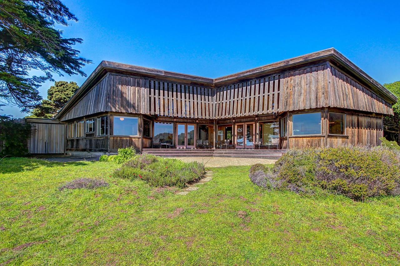 Curtis-Moulton Retreat - B&B