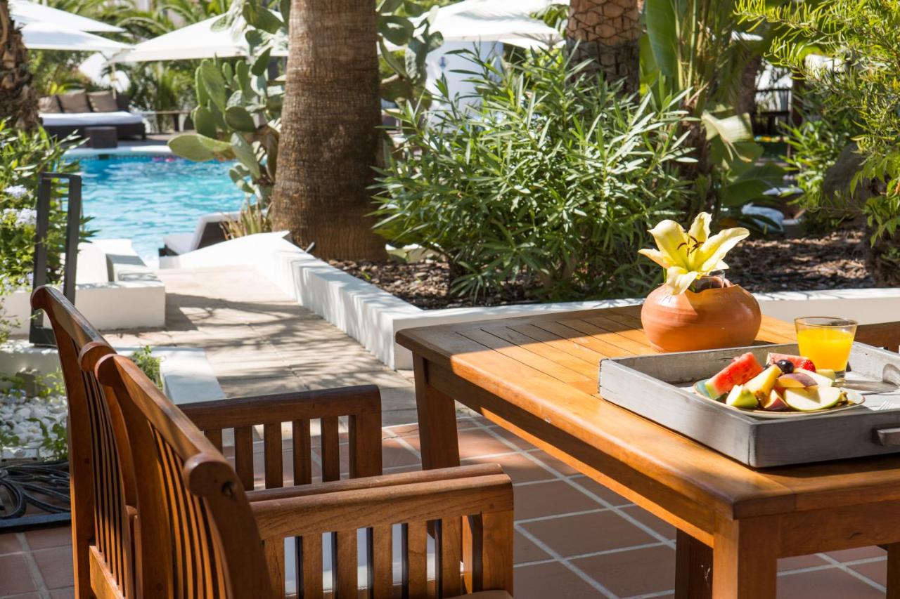 Apartment with Pool View 