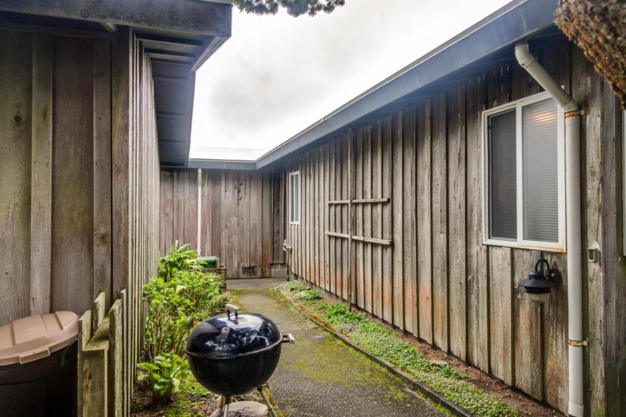 Spindrift Oceanfront Home - The Starboard - B&B Bandon