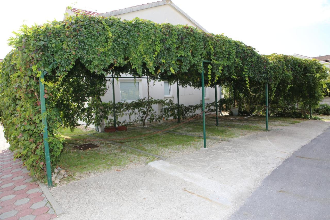 Apartman Alica Srima - B&B