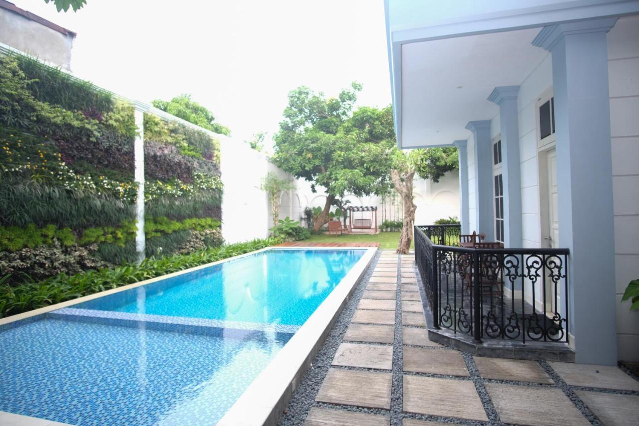 B&B Surabaya - Rumah Kertajaya - Bed and Breakfast Surabaya