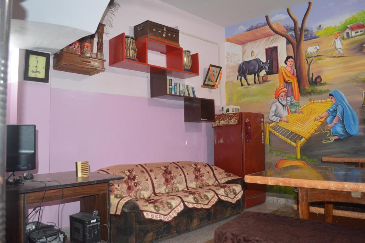 B&B Varanasi - Azure Family Paying Guest House - Bed and Breakfast Varanasi