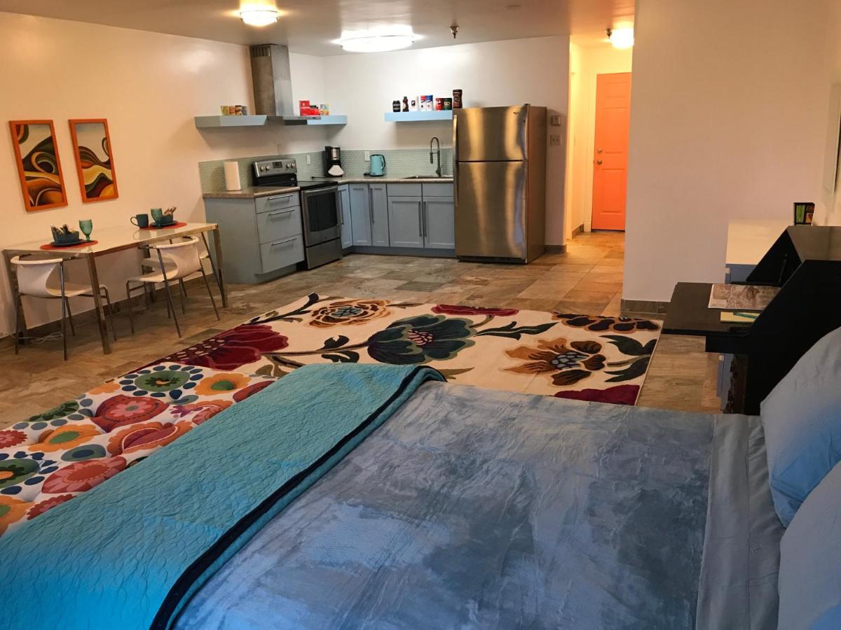 Apartment with Shower