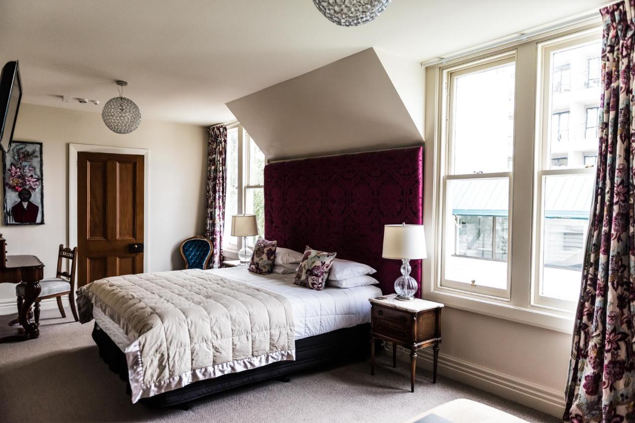 Kamer met Kingsize Bed