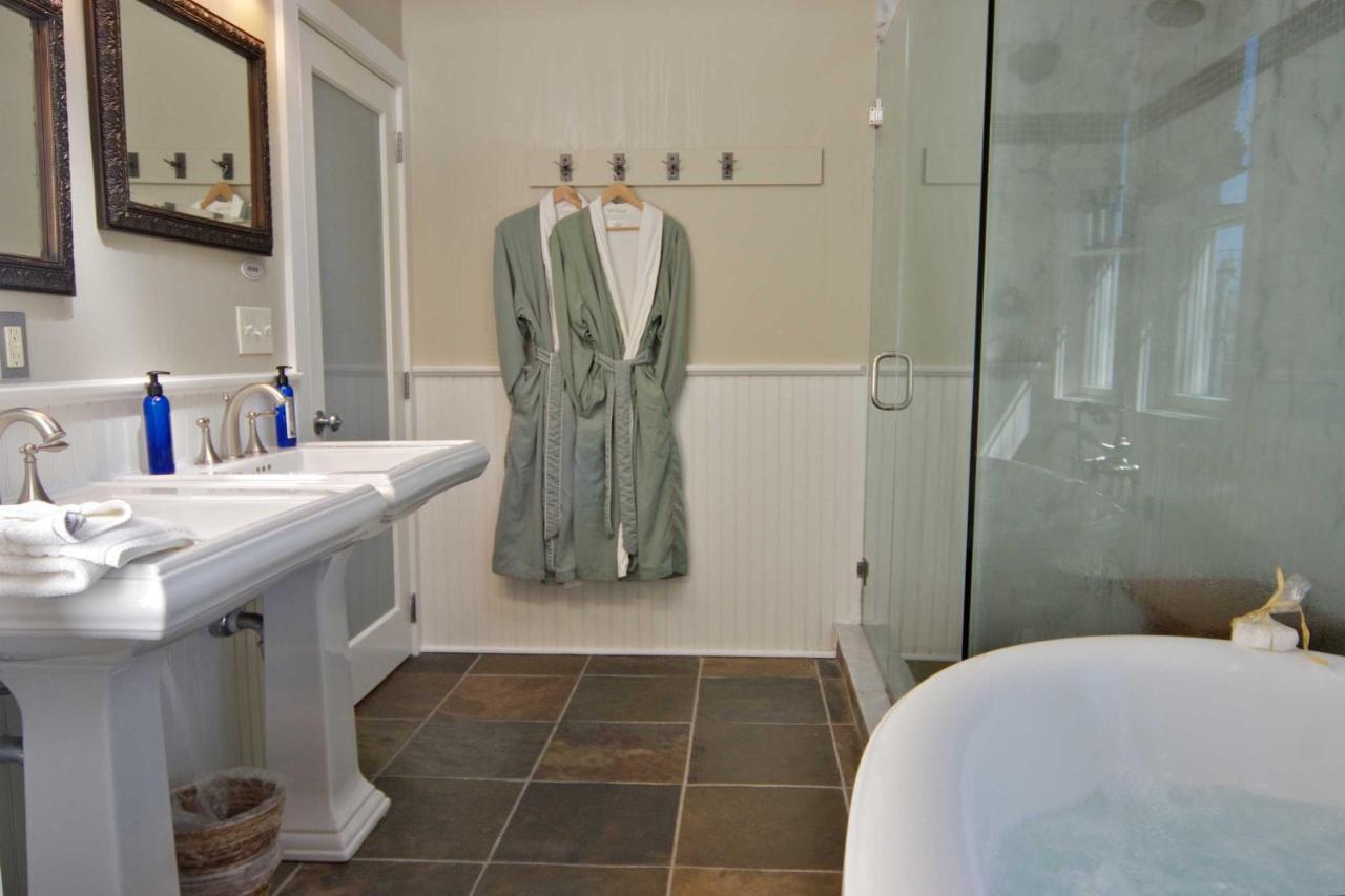 Suite Thirty Two - Dog-Friendly