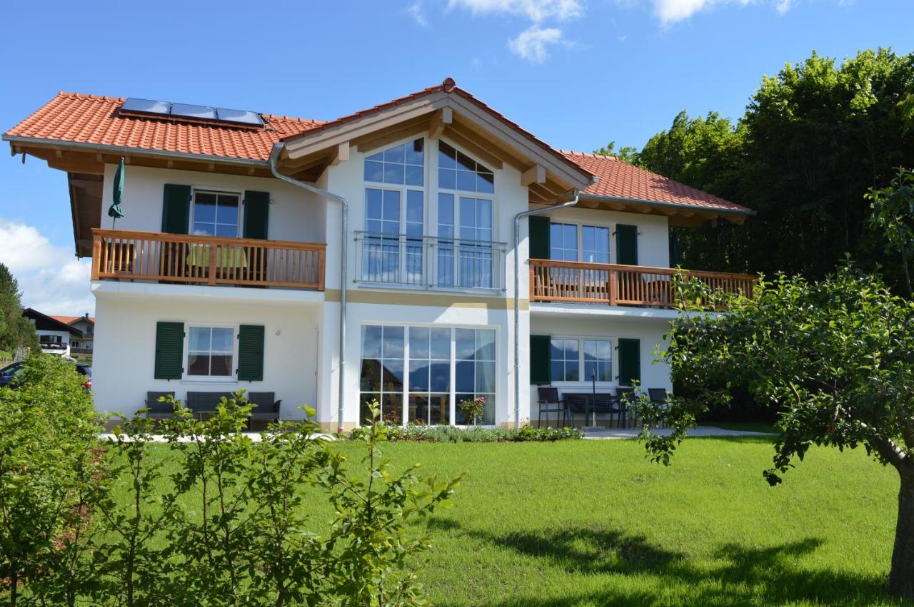 Haus Chiemsee-Blick - Bed and Breakfast Gstadt am Chiemsee