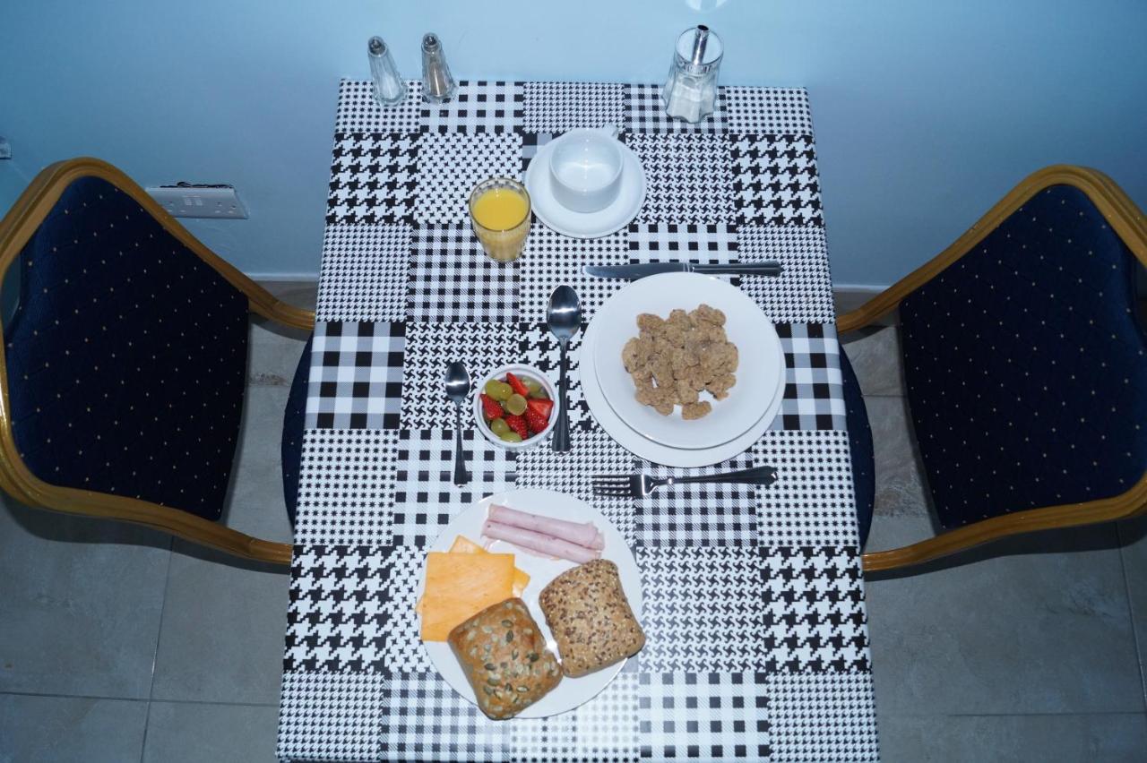 DUBLIN AIRPORT BEAUMONT HOSPITAL Marie's Bed and Breakfast - Ferienwohnung Killeek