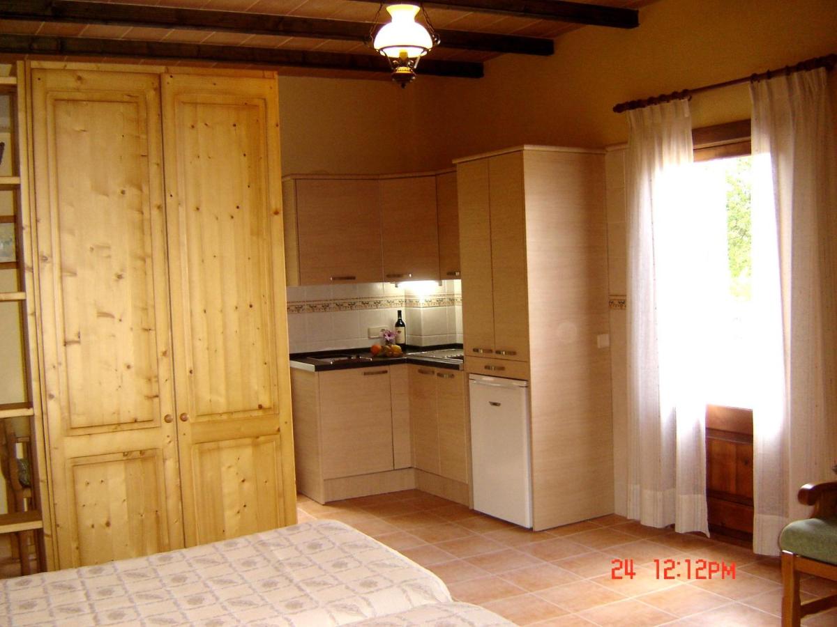Estudio (2 adultos)