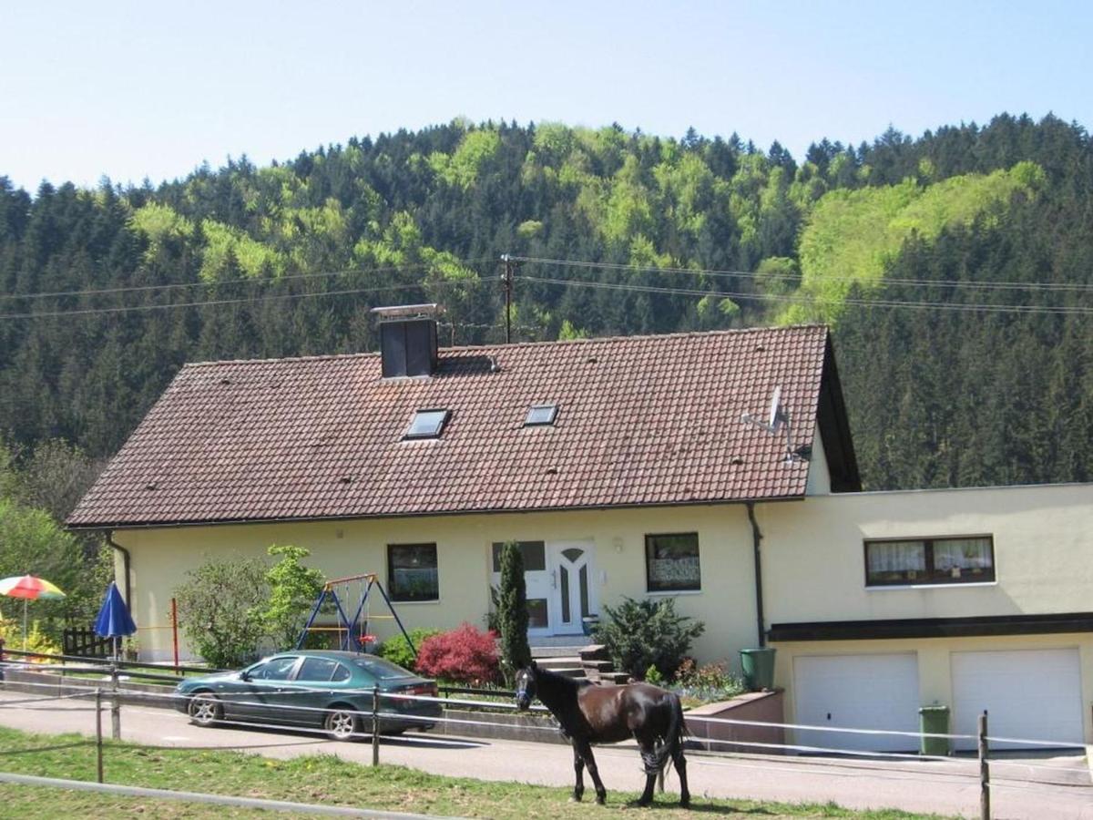 B&B Ottenhöfen im Schwarzwald - Ferienwohnung Dörflinger - Bed and Breakfast Ottenhöfen im Schwarzwald