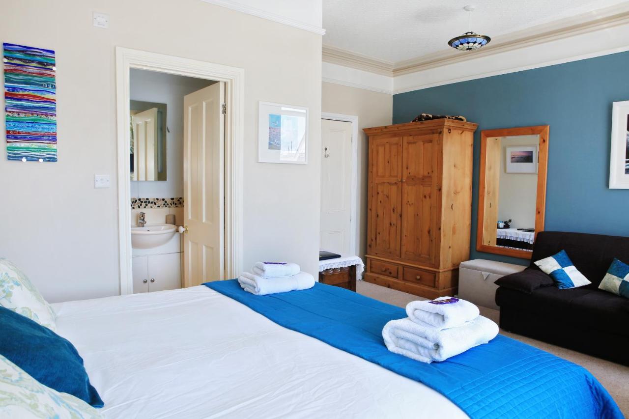 Double or Twin Room with Sea View