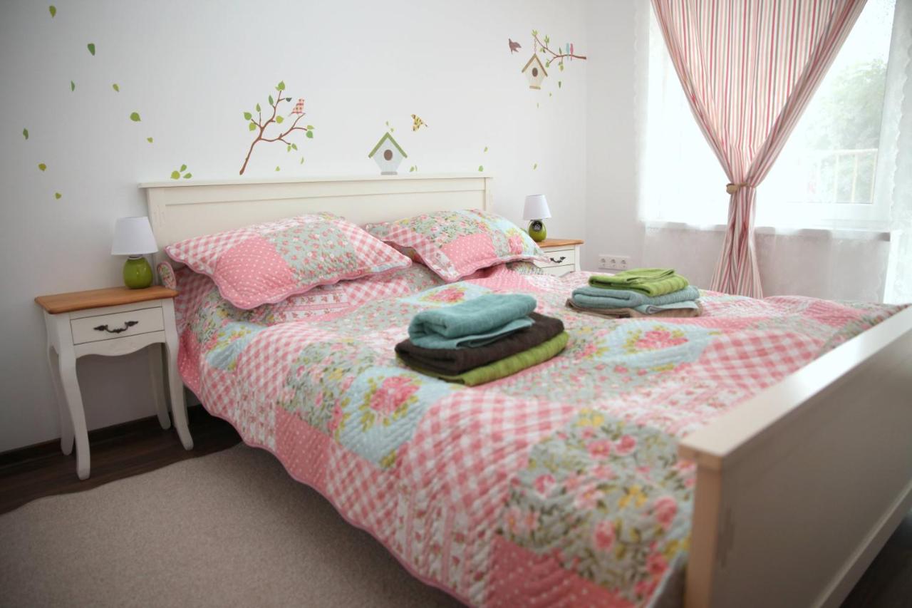 Rozmaring Pihenőház - B&B