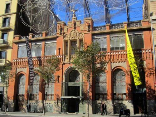 Plaza Universitat - Ferienwohnung