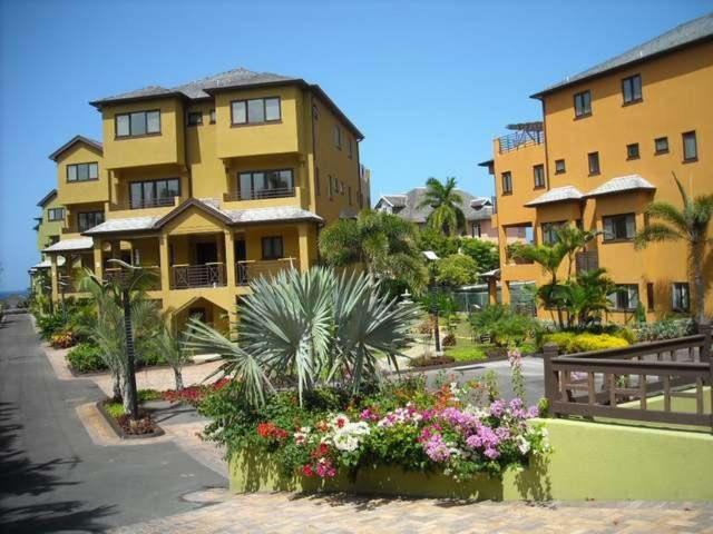 Alexanders Penthouse on the beach - B&B Ocho Rios