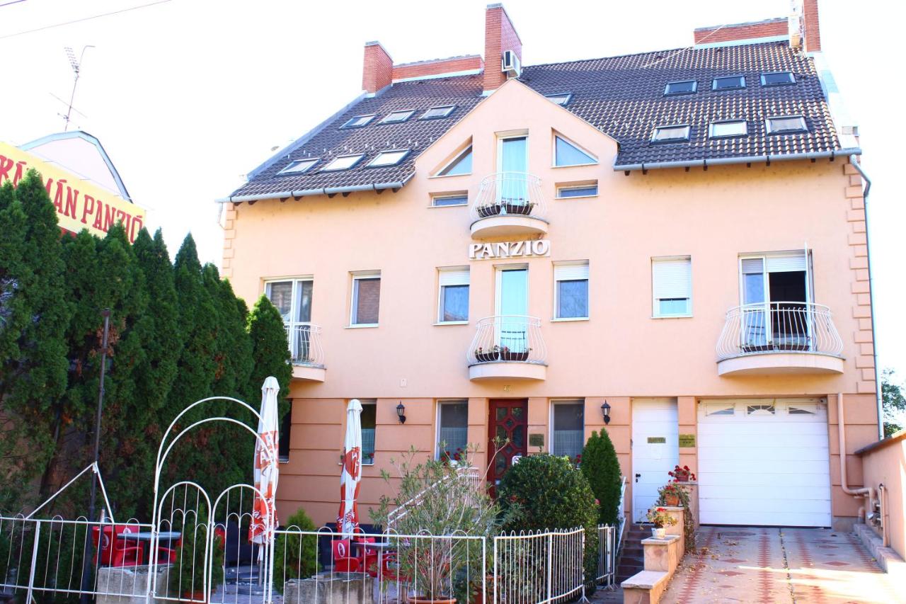 Kálmán Panzió - B&B Szeged