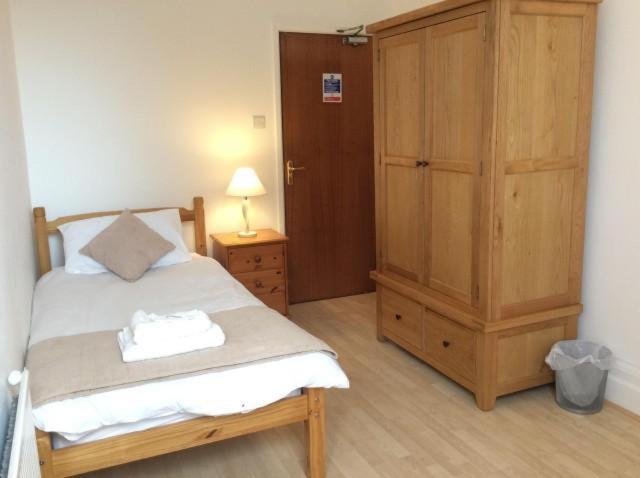 Camera Singola Standard con Bagno in Comune 