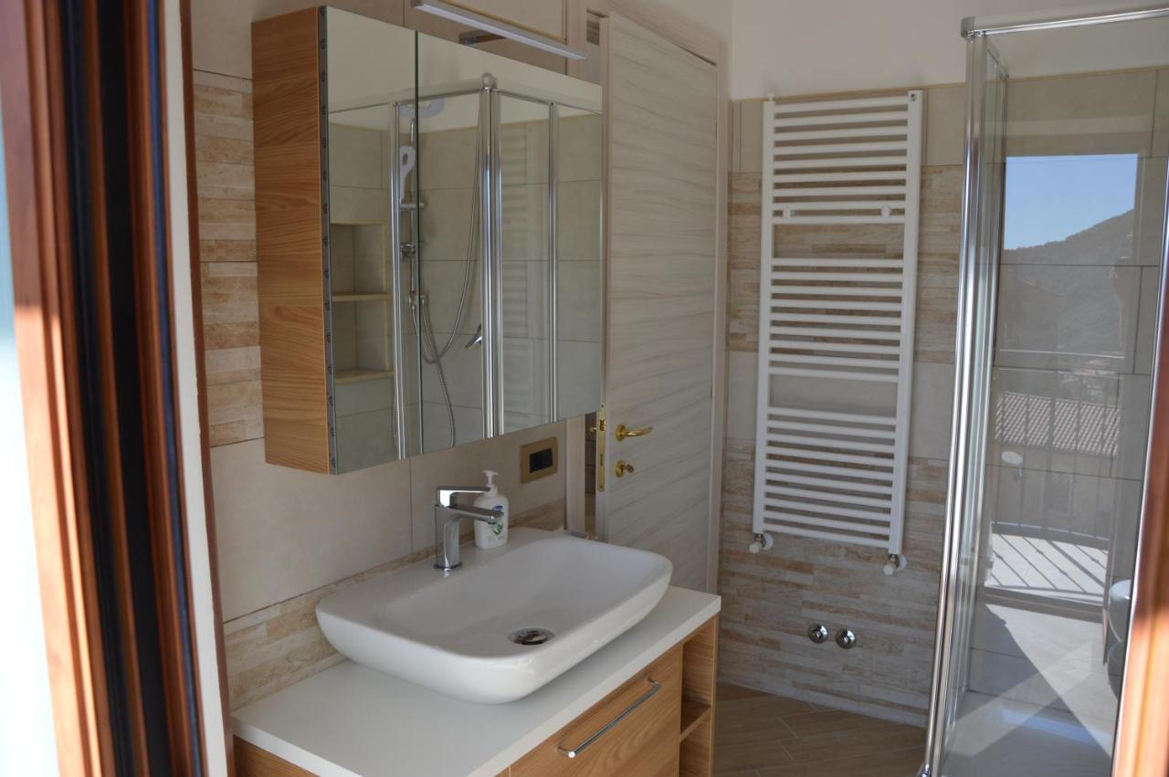 Deluxe Room (2 Adults + 1 Child)