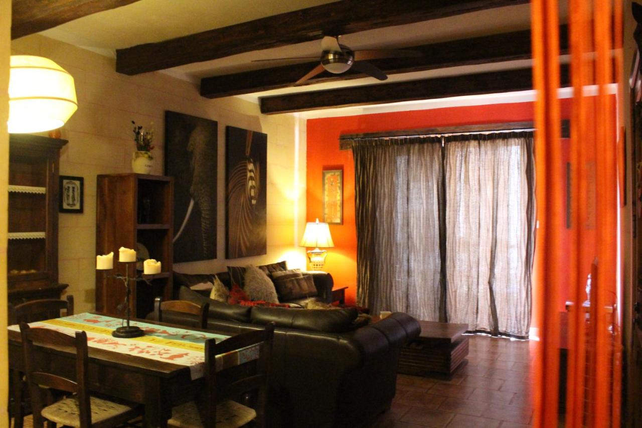 South Pacific Flat 2 - Bed and Breakfast Marsaskala