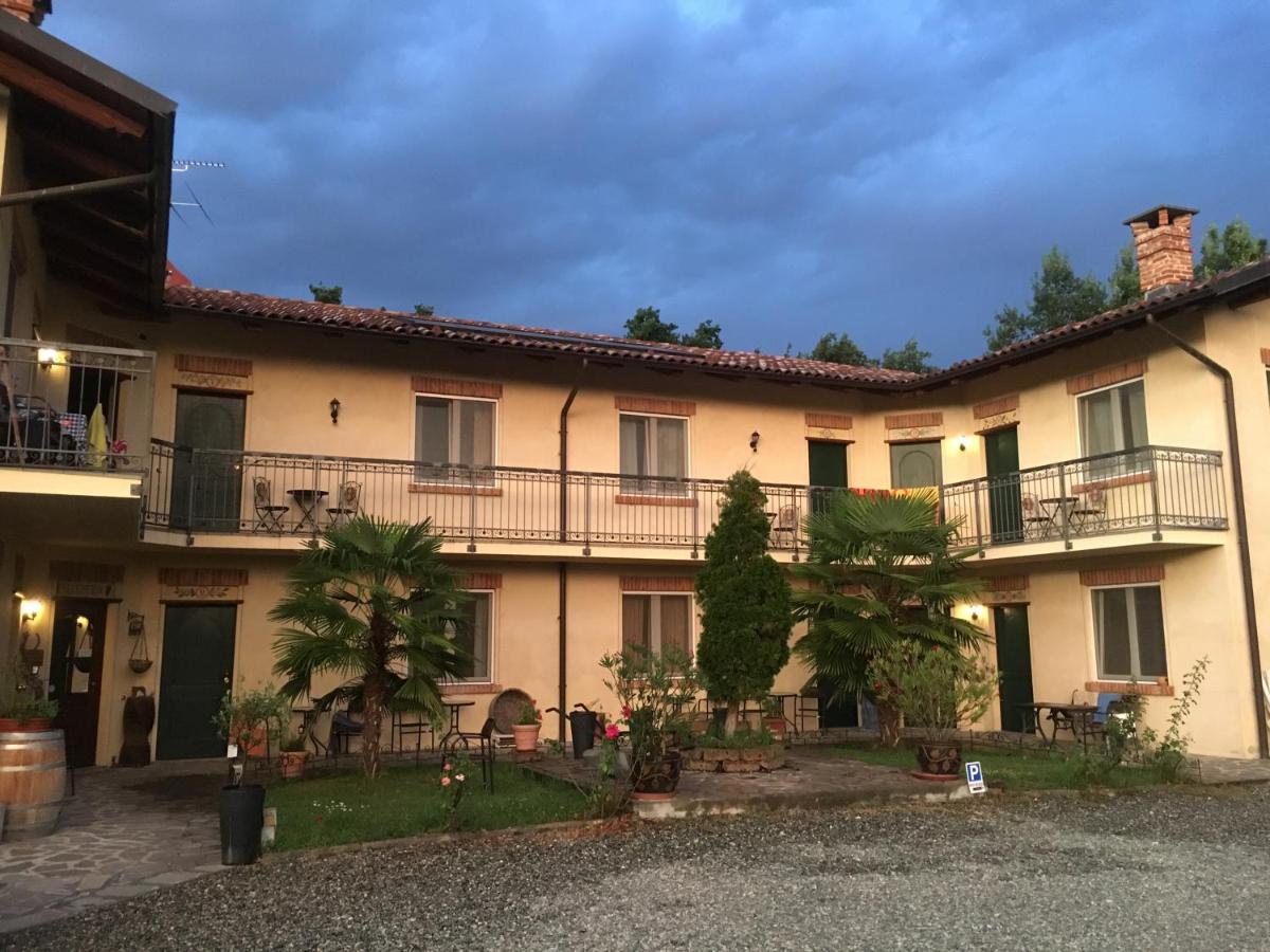 Cascina Vignole - B&B Montafia