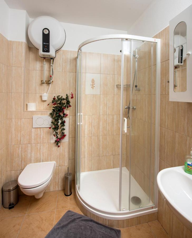 Quadruple Room with Bathroom