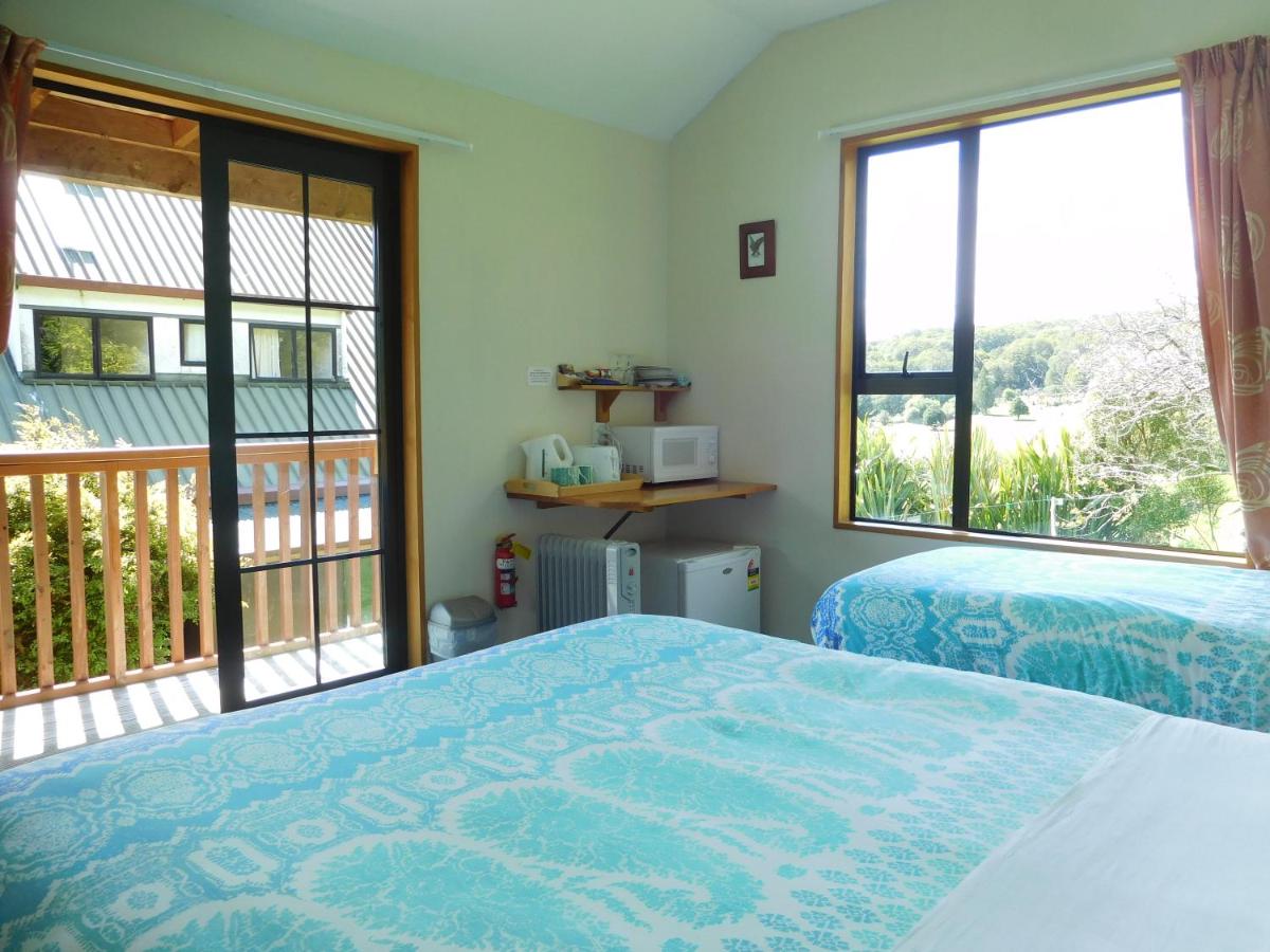 Double or Twin Room with Mountain View