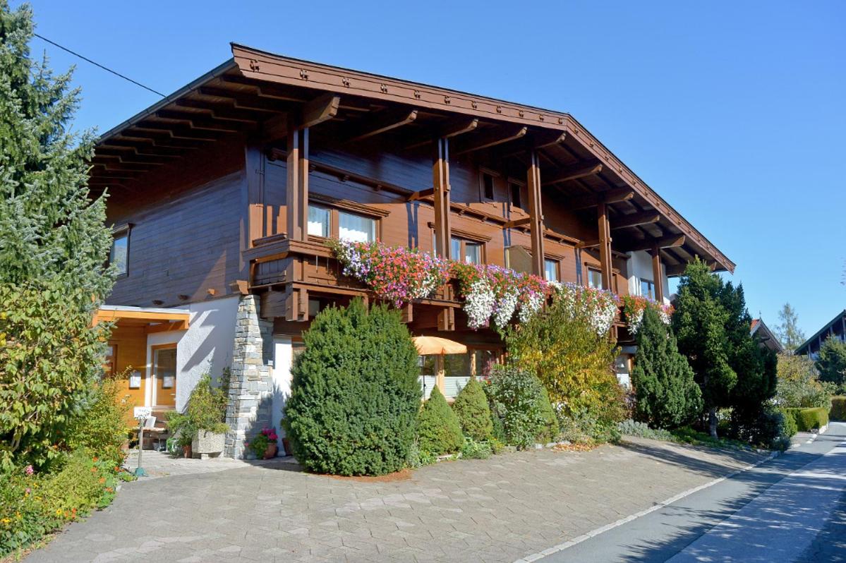 Apartment with Mountain View
