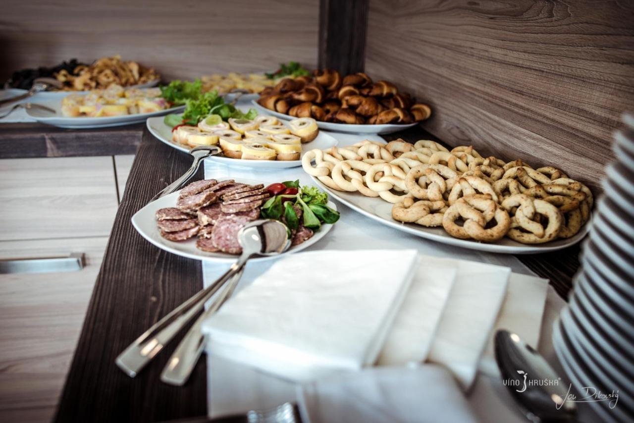 Penzion Víno Hruška Blatnička - B&B Blatnička