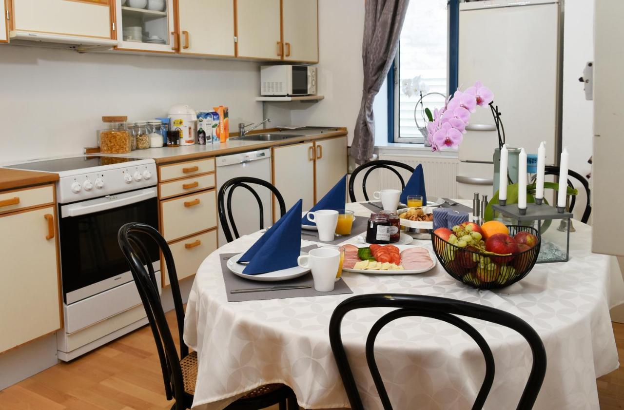 Dadas Bed & Breakfast - B&B Store Heddinge