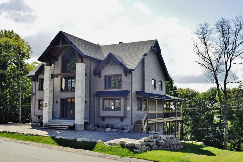 Twelve Bedroom Chalet