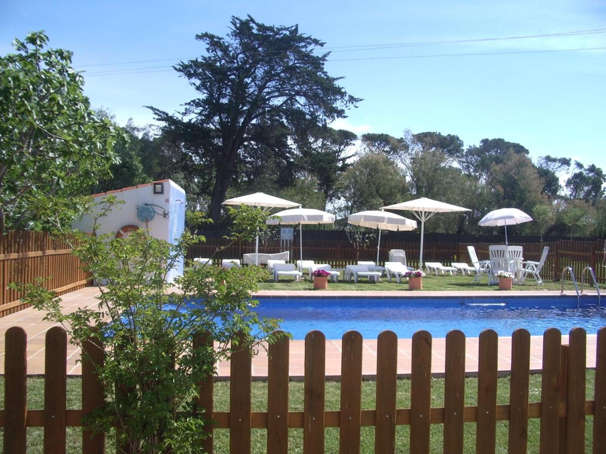Villa Emilia, Terraces & Pool - B&B Sant Marti d'Empuries