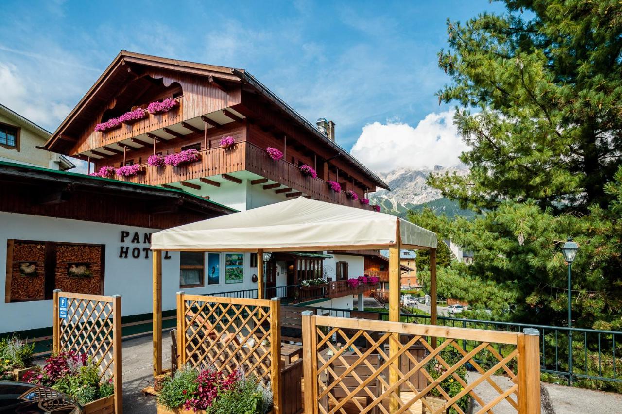 B&B Cortina d’Ampezzo - Hotel Panda Cortina- ricarica auto elettriche - Bed and Breakfast Cortina d’Ampezzo