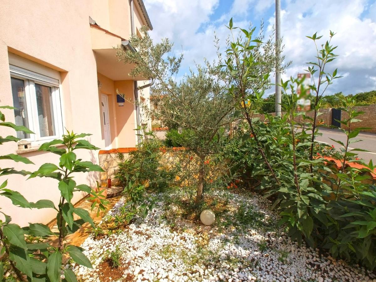 Apartment with 4 Bedrooms 446 - Ferienwohnung