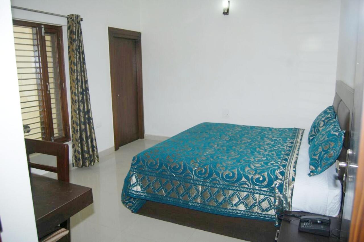 Tree Of Happiness Homestay. - B&B Agra