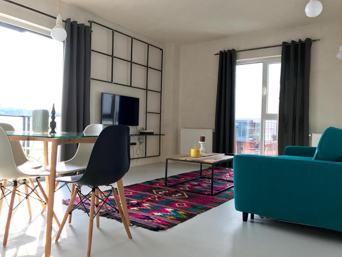 Apartamento con balcón - Calle Ploiesti, 39-45