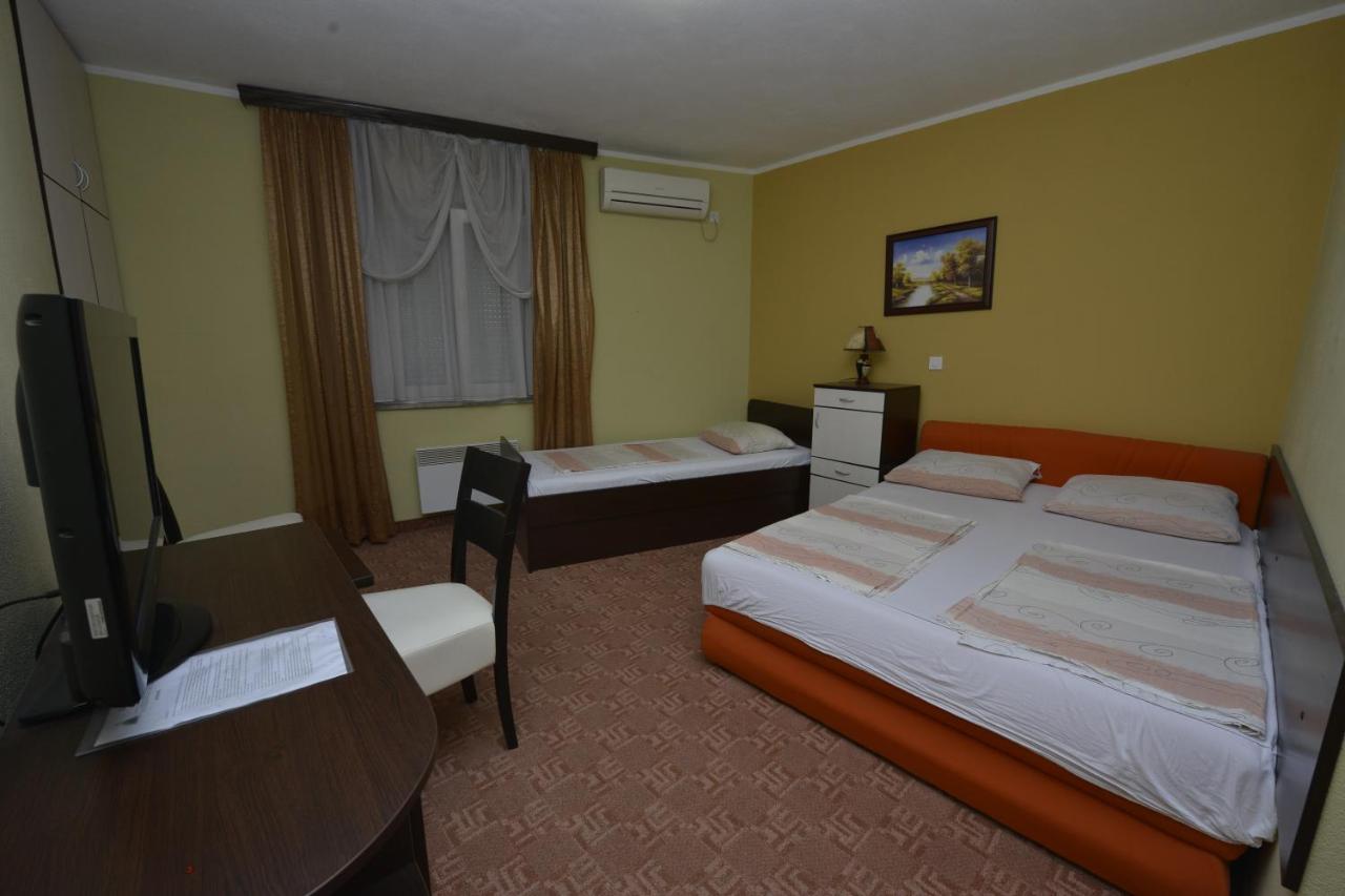 Triple Room with Mountain View