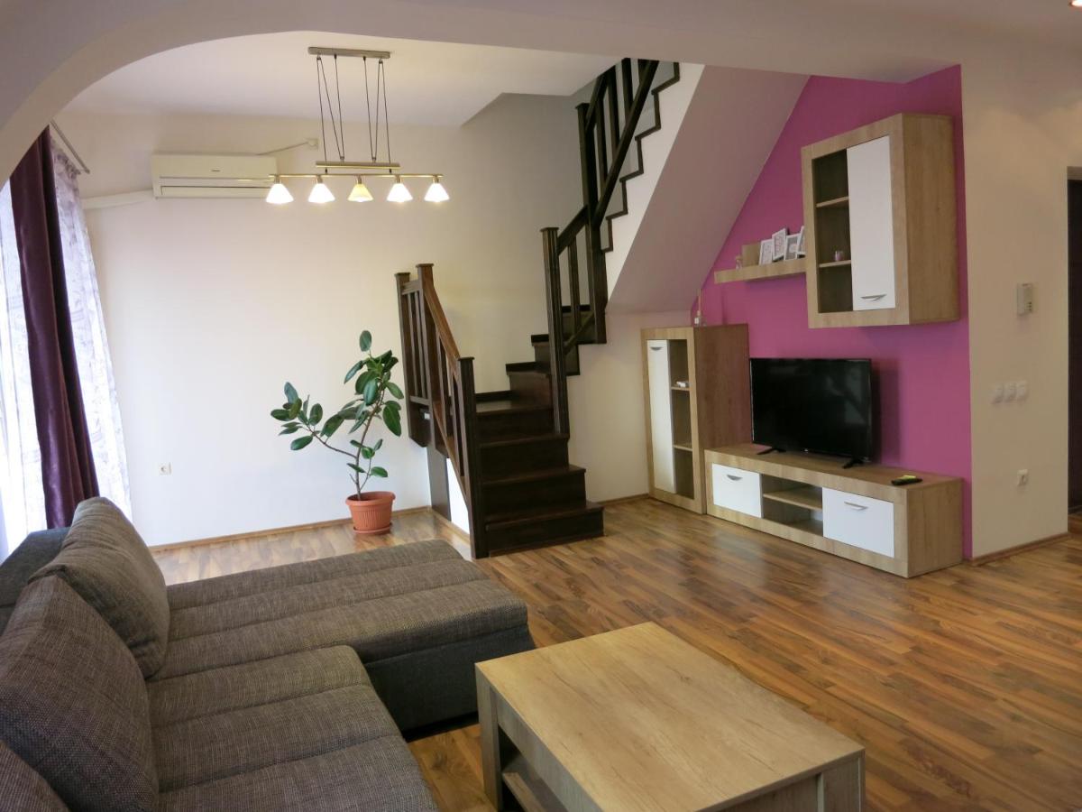 B&B Oradea - Penthouse Apartament Nufarul Oradea - Bed and Breakfast Oradea