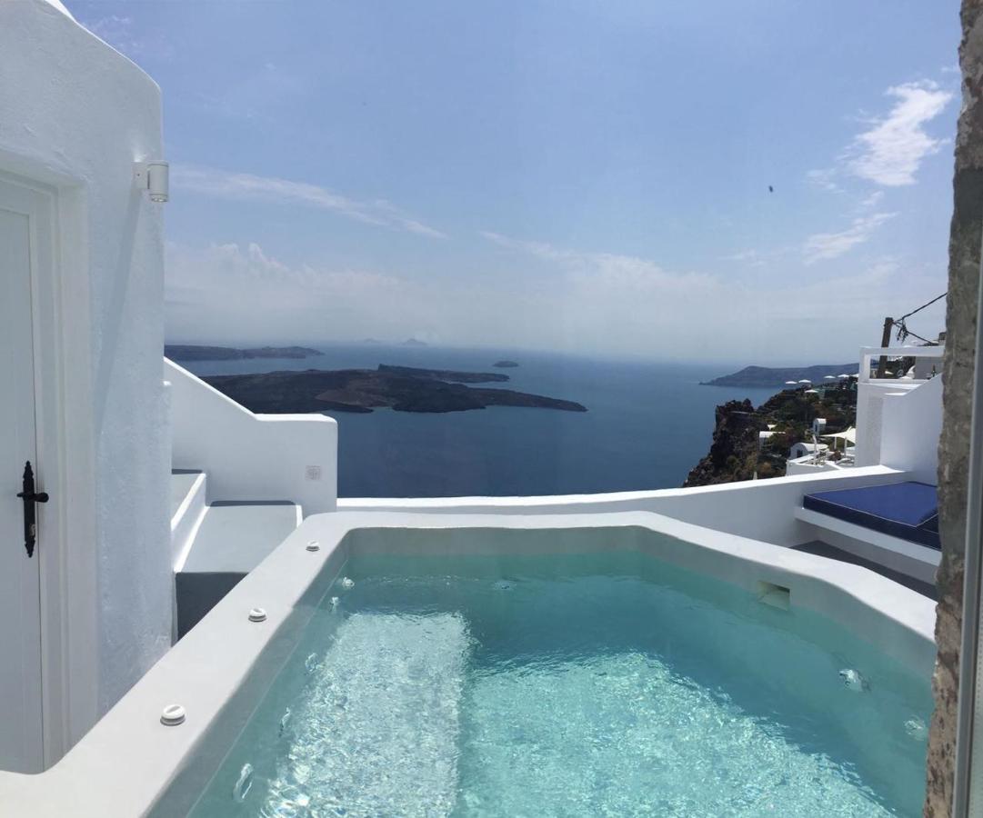 Superior Cave Villa with Outdoor Plunge Pool and Caldera View