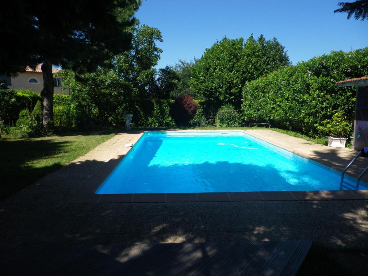 Chambres d'Hôtes Mado et Lulu - B&B