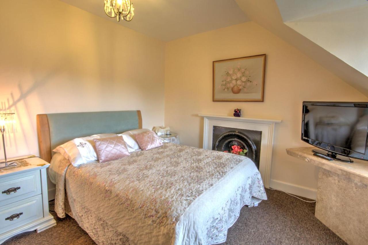 Double Room with Private External Bathroom