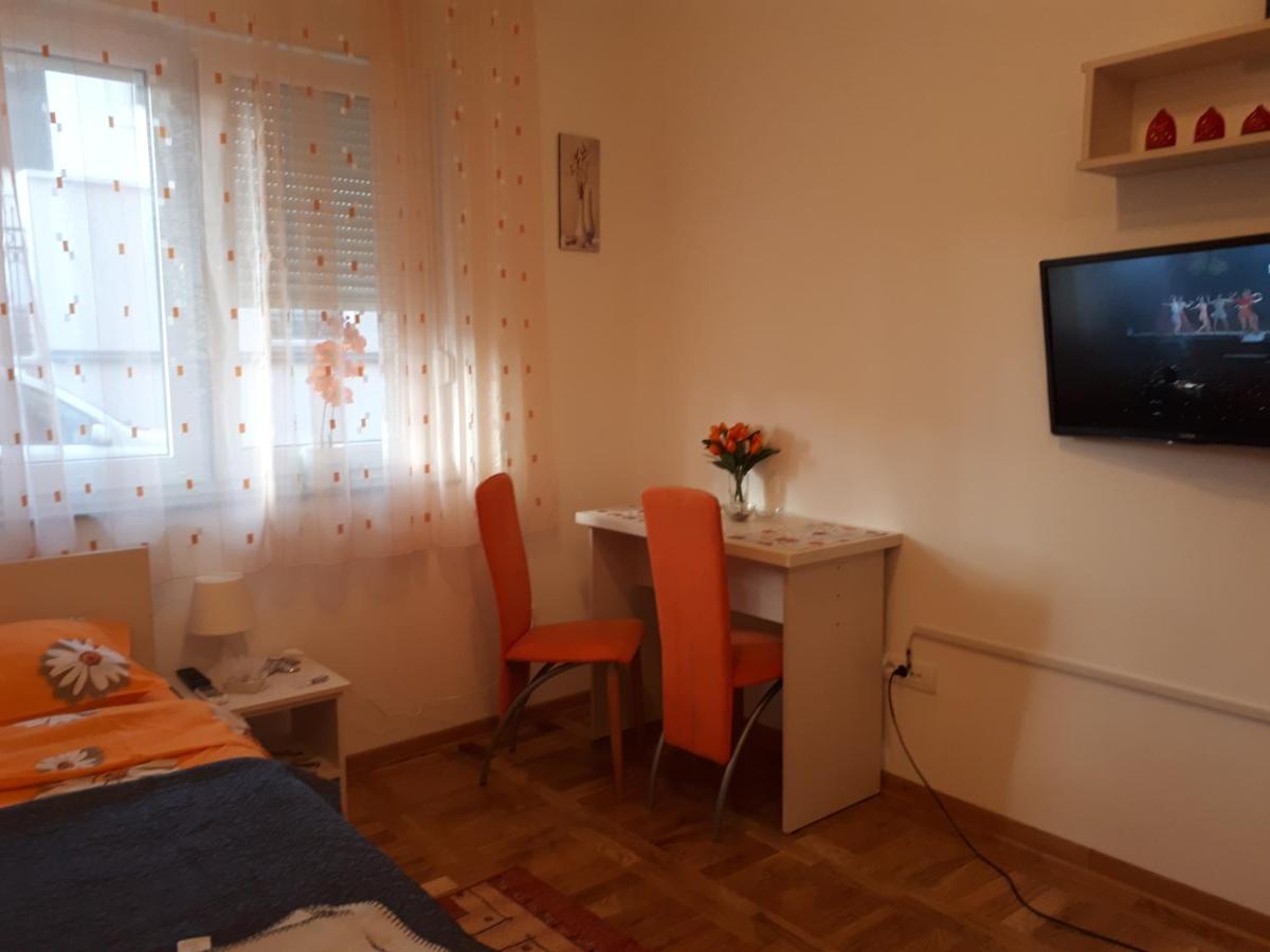 B&B Aranđelovac - Apartman Ana - Bed and Breakfast Aranđelovac