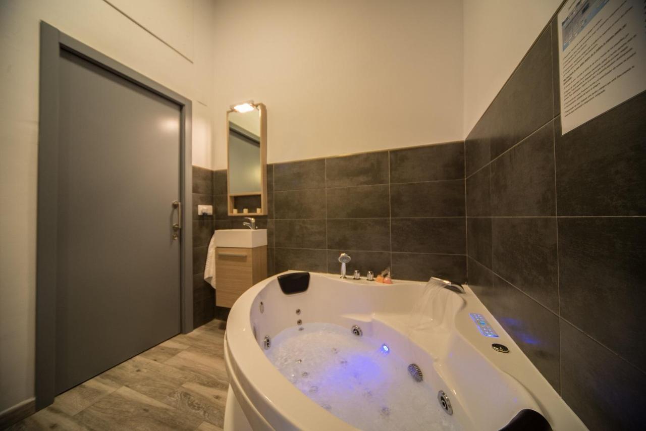 Deluxe Double Room with Bath N.2