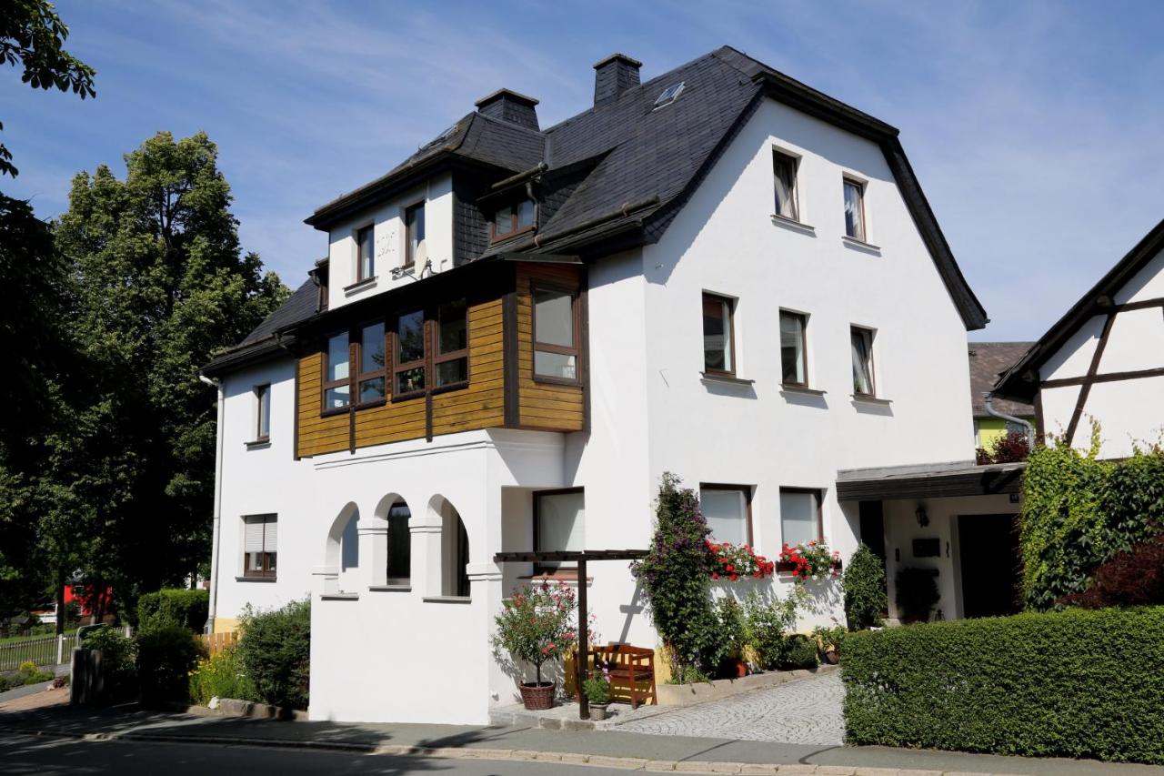 B&B Berg - Ferienwohnung "Am Eisenbühl" - Bed and Breakfast Berg