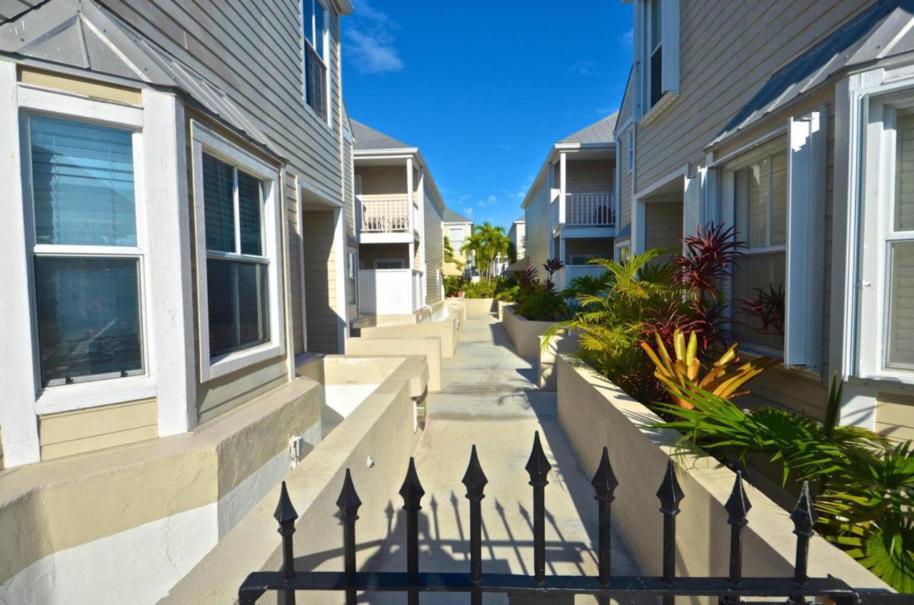 Casa Havana @ Duval Square R22 - B&B Key West
