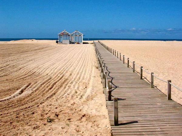 B&B Figueira da Foz Municipality - NEW APT center 1 min walk beach/river/casino!!! - Bed and Breakfast Figueira da Foz Municipality