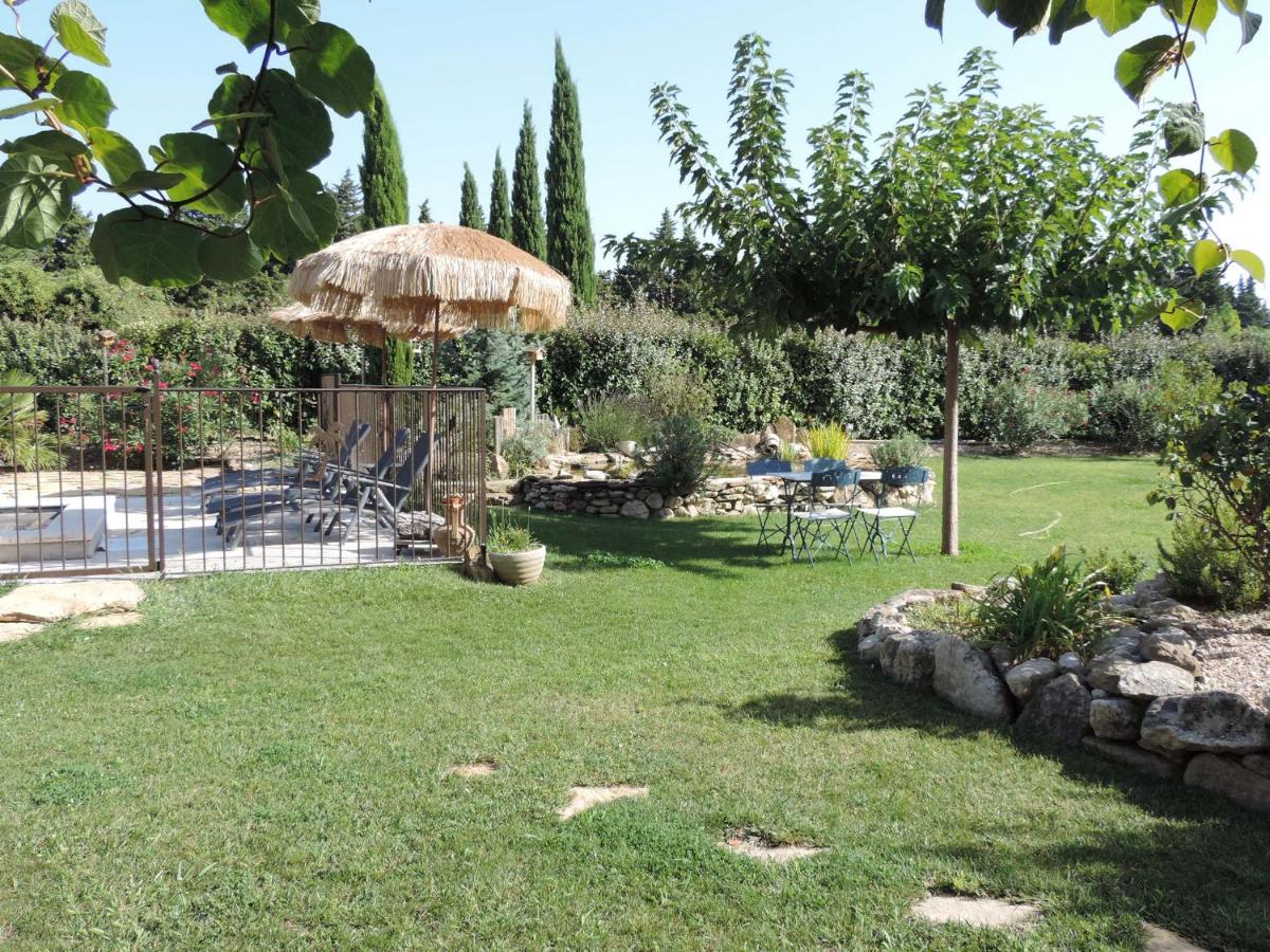 Faré Tchanqué clim cuisine d'été PRIVATIVE piscine rafraichissante libre 14 sept - Bed and Breakfast Cavaillon